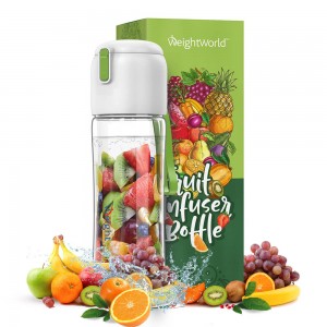 vattenflaska med infuser för vitaminvatten när det behövs