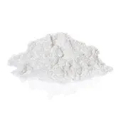 Vad som ser ut som vit sand eller mjöl ligger i en hög mot en vit bakgrund Vad som ser ut som vit sand eller mjöl ligger i en hög mot en vit bakgrund