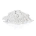 en liten hog med vitt pulver pa en helt vit bakgrund en liten hog med vitt pulver pa en helt vit bakgrund