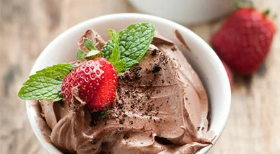 Mousse med acai, peppermynta och choklad