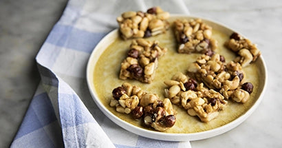 Snack med frukt- och nötblandning