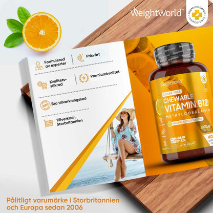 En kartong med bild på Vitamin B12 Tuggtabletter med text som beskriver produktens tillverkning och kvalitet. 